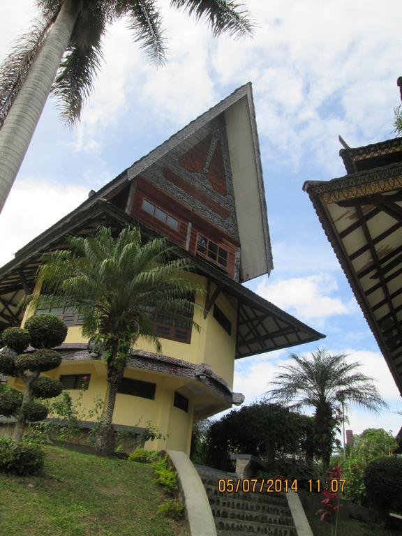 Sapadia Hotel And Cottage Parapat Luaran gambar