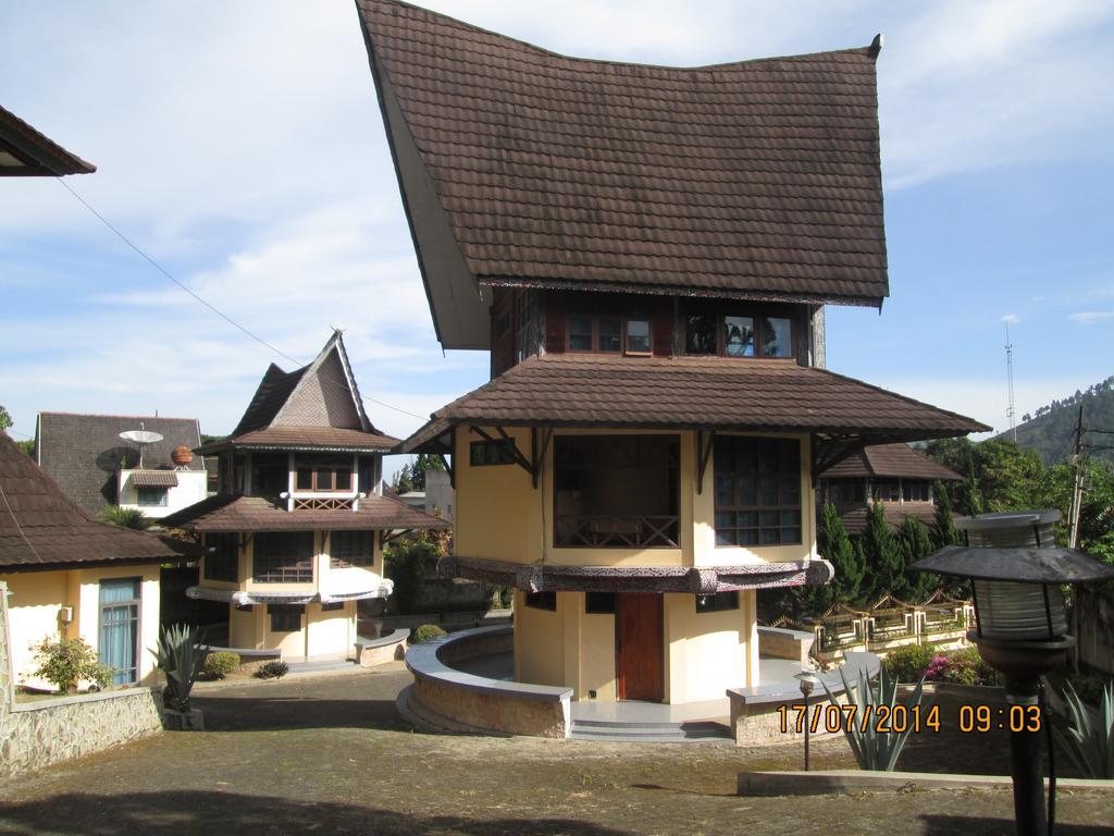 Sapadia Hotel And Cottage Parapat Luaran gambar