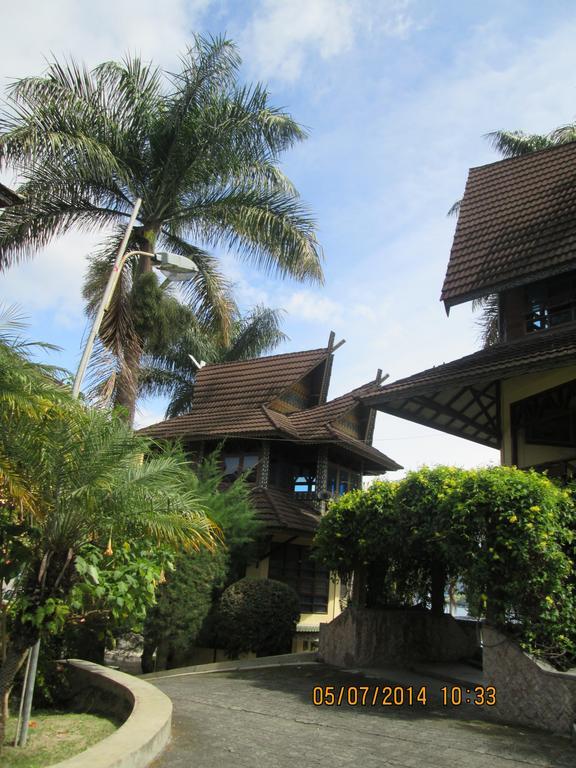 Sapadia Hotel And Cottage Parapat Bilik gambar