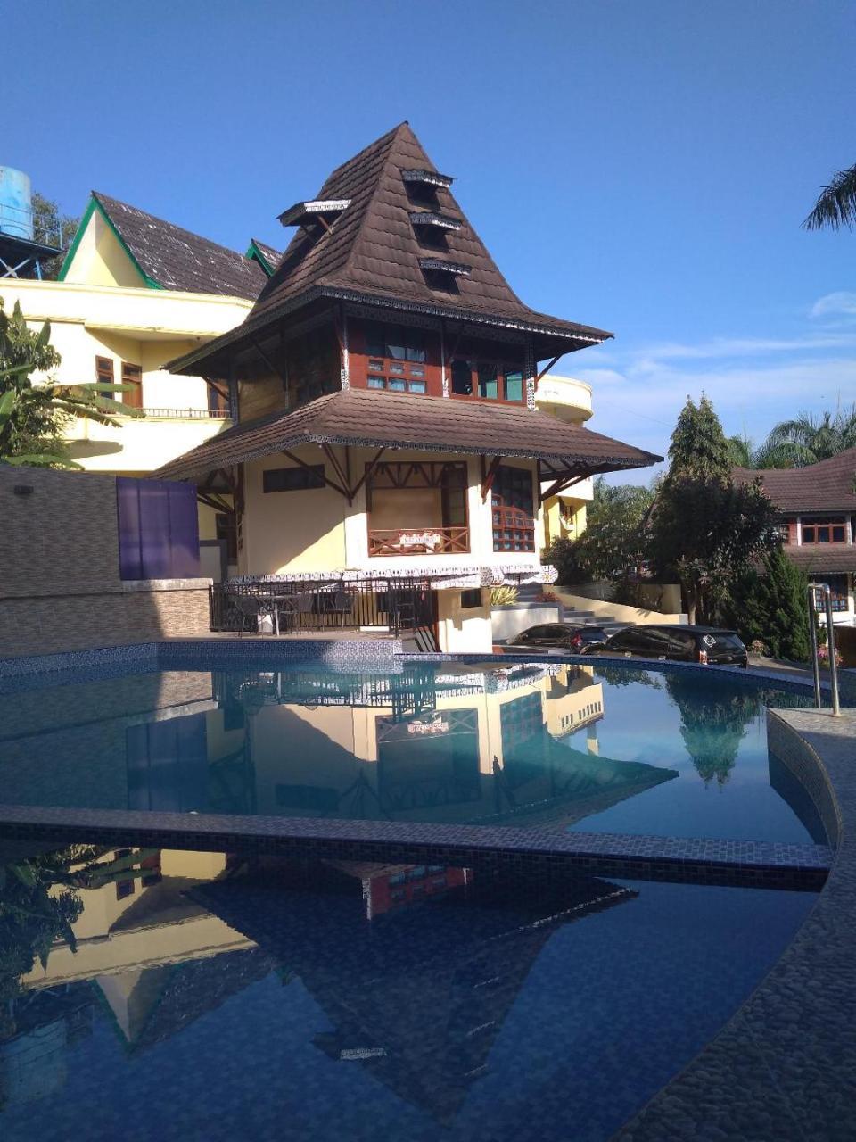 Sapadia Hotel And Cottage Parapat Luaran gambar
